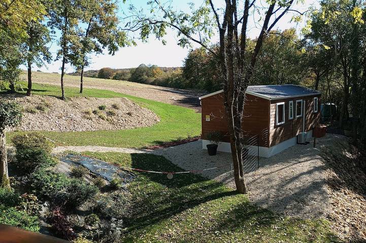 Gîte pour 4 personnes, avec jardin dans Seuzey