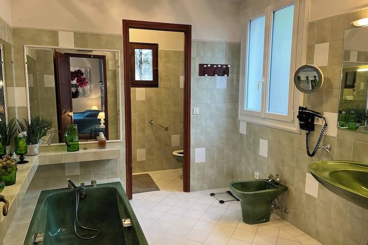 Villa pour 10 personnes, avec Balcon et Jacuzzi ainsi que Terrasse et Jardin à Théoule-sur-Mer - 4