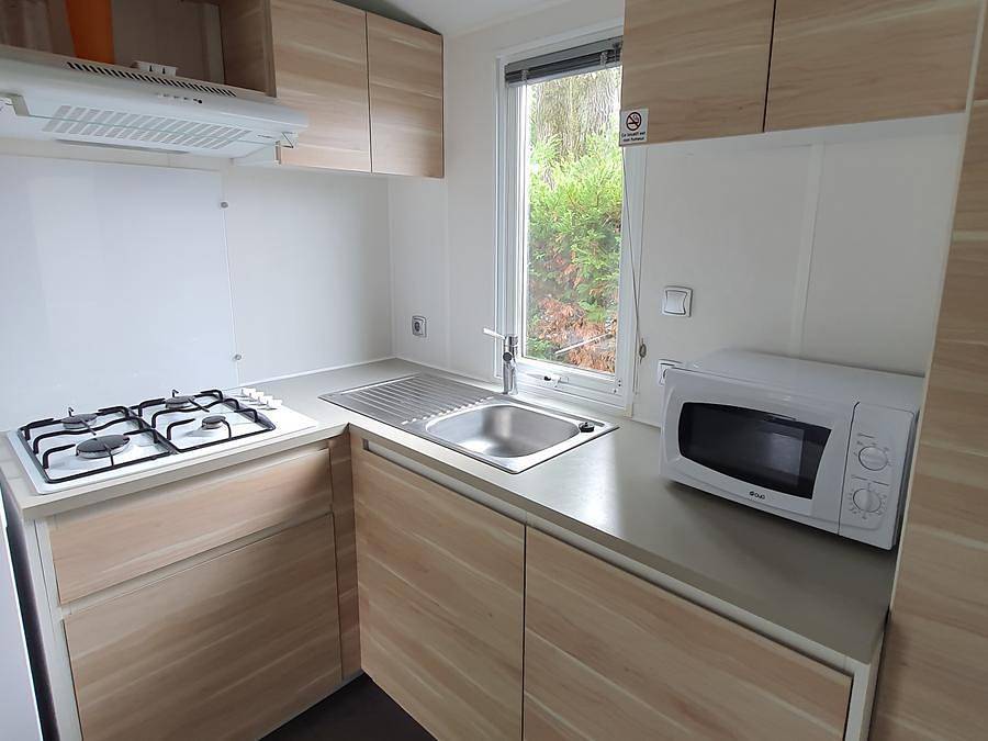 Camping du Bois de Beaumard - Mobilhome 4 personnes - Vip - 29 m² - 2 chambres - Terrasse double + Spa (2 adultes maximum ou famille) in Pontchâteau, Région de Saint-Nazaire