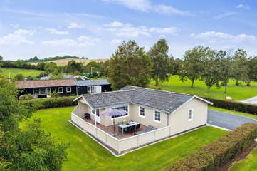 Ferienhaus für 6 Personen, mit Terrasse und Whirlpool sowie Garten, mit Haustier in Diernæs