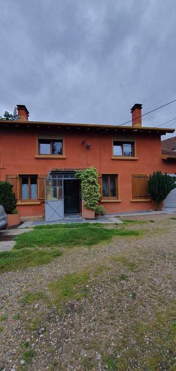 Gîte pour 2 personnes, avec terrasse et vue, animaux acceptés à Hadol