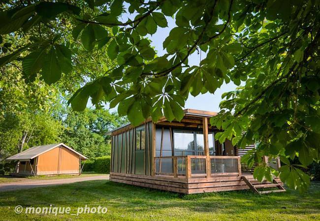 Camping Onlycamp Le Pont Romain in Yvré-l'Évêque, Sarthe