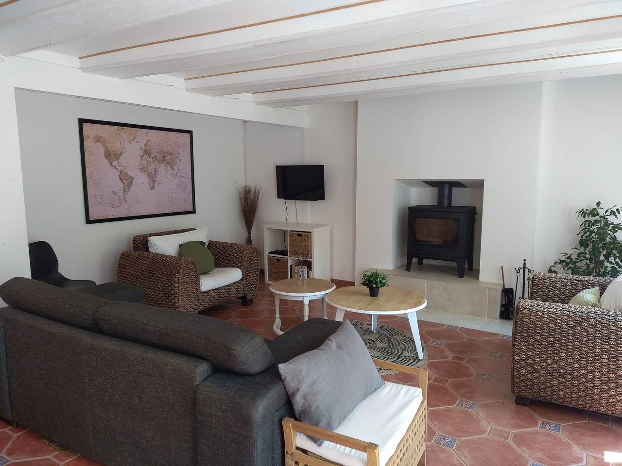 Family Home for 10 Guests in Bannalec, Quimper region