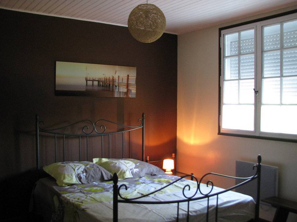 Chambres d'hôtes À l'Orée du Bois - Chambre 2 in Montpon-Ménestérol, Périgord Blanc
