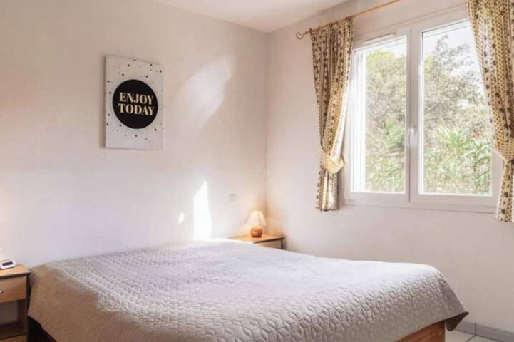 Location de vacances pour 6 personnes, avec terrasse et jardin à Siran - 3