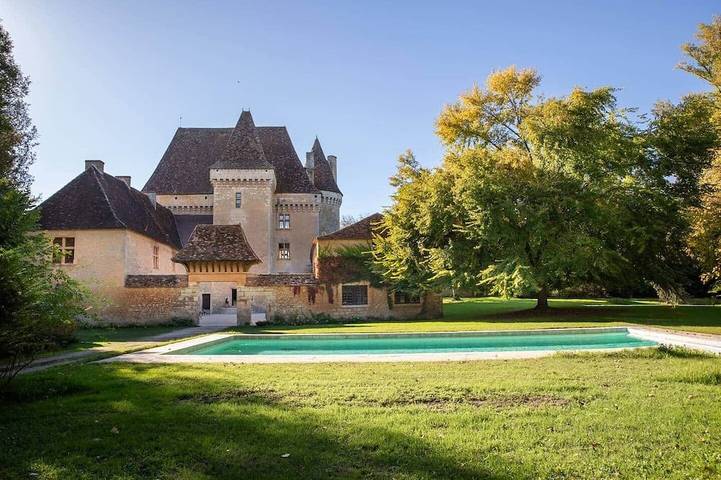 Location de vacances pour 16 personnes, avec piscine à Saint-Laurent-des-Bâtons