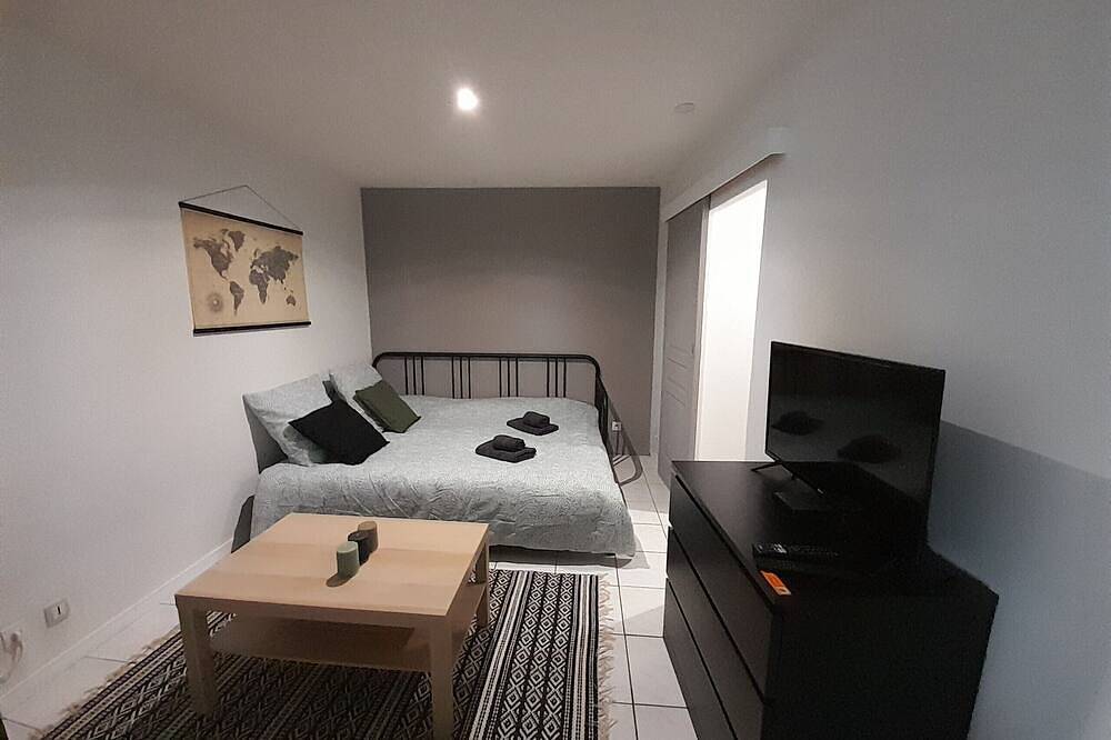 Appartement entier, Charmant Studio « L’Arnon » à Issoudun- Wifi in Issoudun, Région d'Issoudun