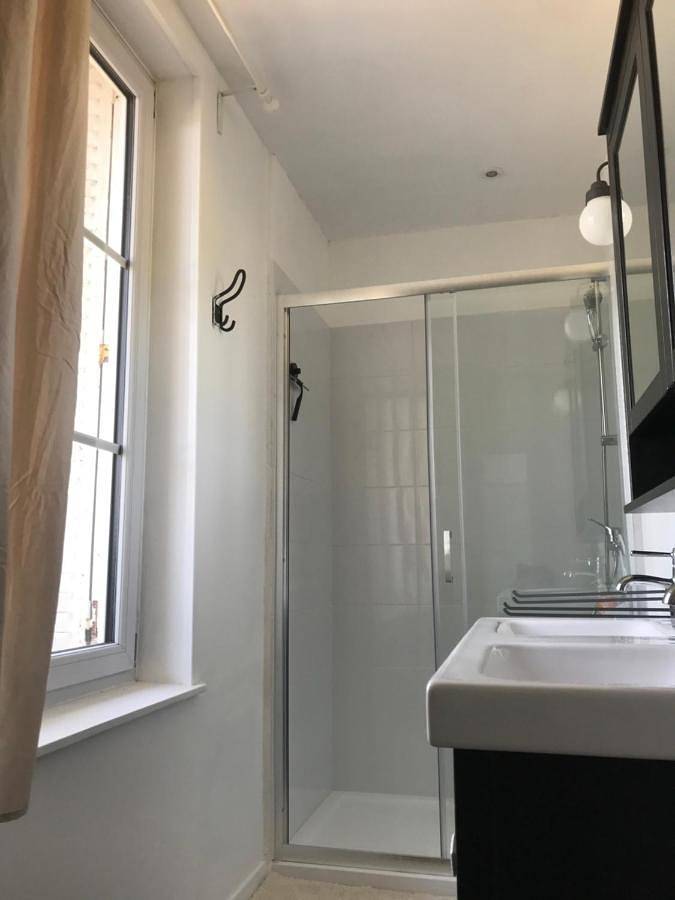 Double Room with Private Bathroom in Sainte-Marguerite-des-Loges, Livarot-Pays-d'Auge