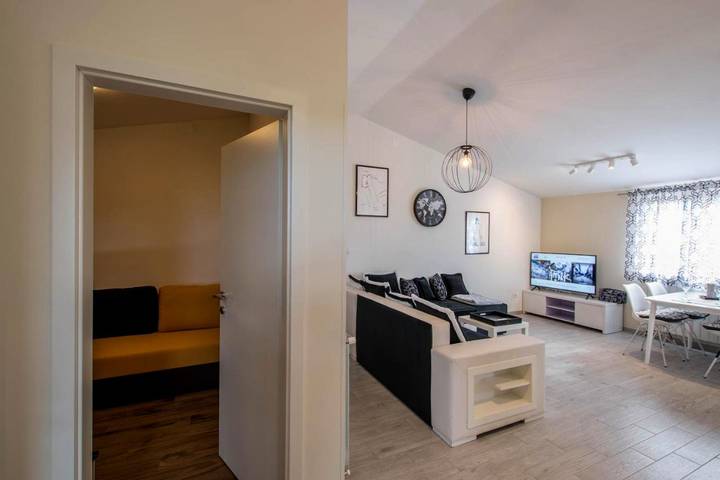 Gîte pour 4 personnes, avec Terrasse ainsi que Jardin et Vue dans Petrovija - 4