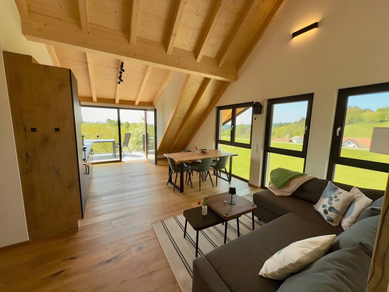 Geheel appartement, Vakantiehuis 'Steinackerhof - 2' met Uitzicht op de Bergen, Gedeelde Tuin en Wi-Fi in Dachsberg, Zuidelijk Zwarte Woud