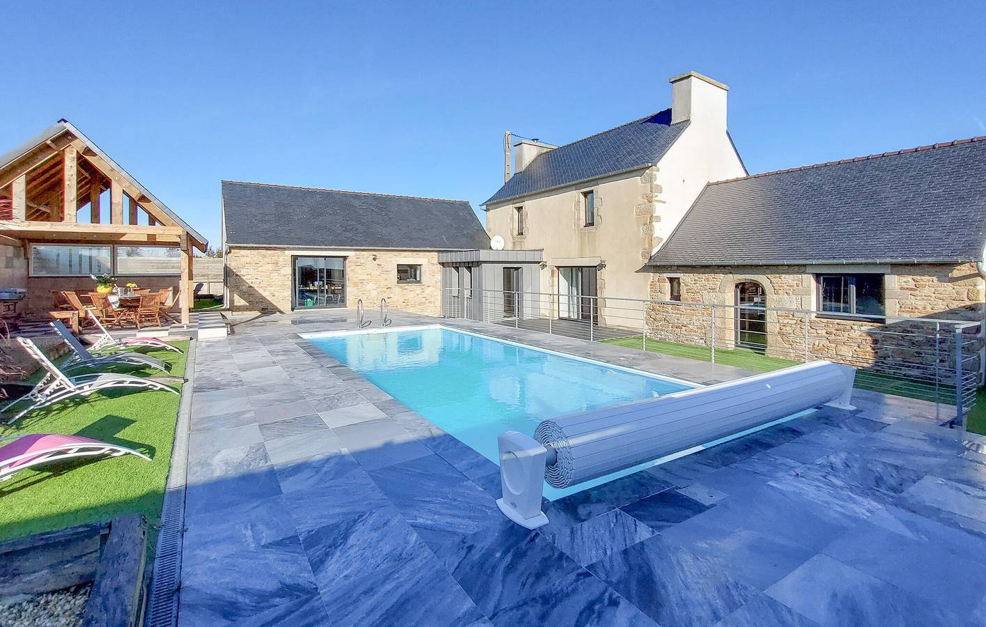 Appartement spacieux avec piscine et jardin, près de Saint-Frégant in Guissény, Région de Brest