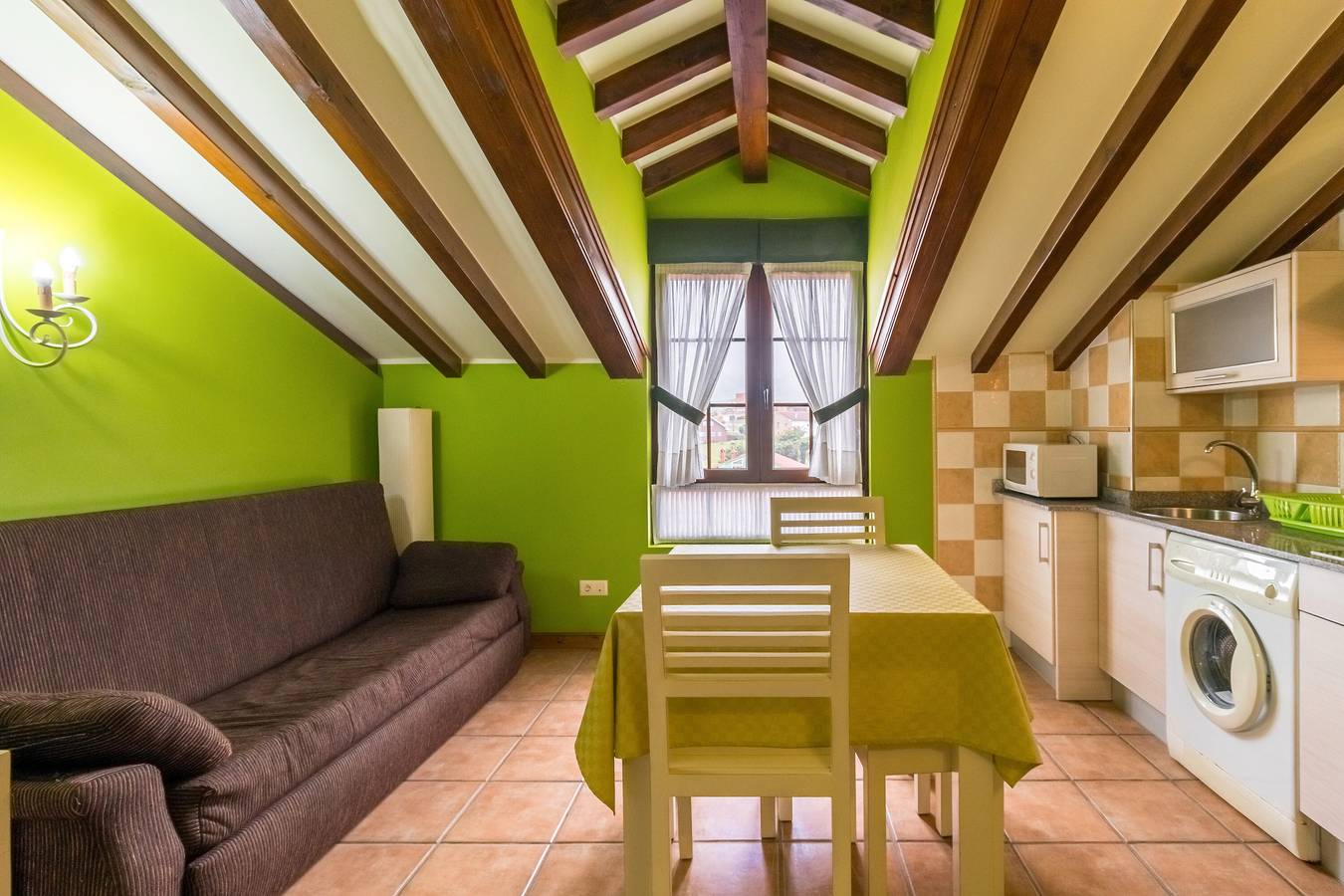 Ganze Wohnung, Ferienwohnung 'Antonio Apto5' mit Meerblick und Balkon in Santillana del Mar, Kantabrische Küste