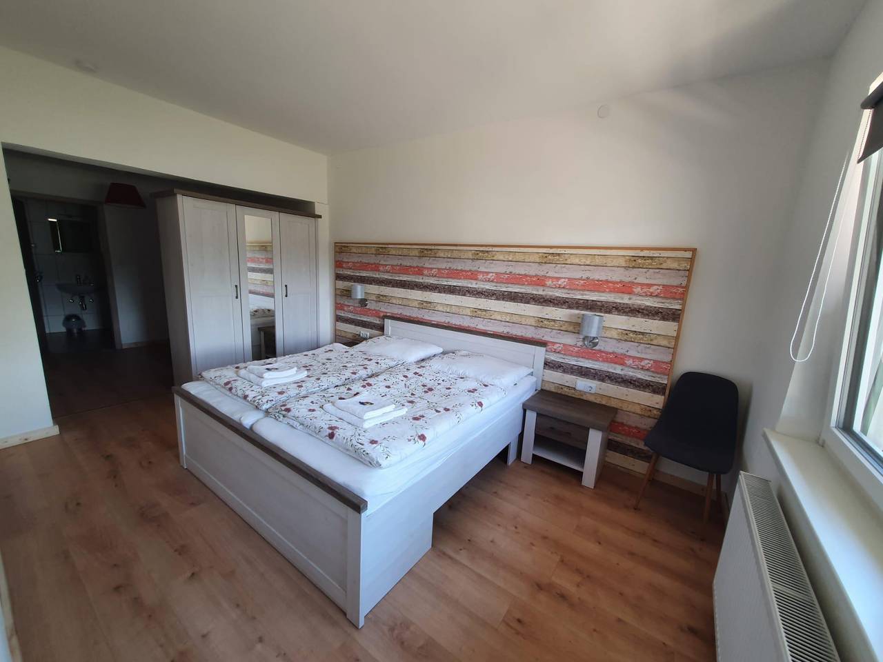 Ganze Ferienwohnung, App4(4Pers.) 1Dz + Wz Couch-Terasse-See/Berg Blick in Radenthein, Bezirk Spittal an der Drau