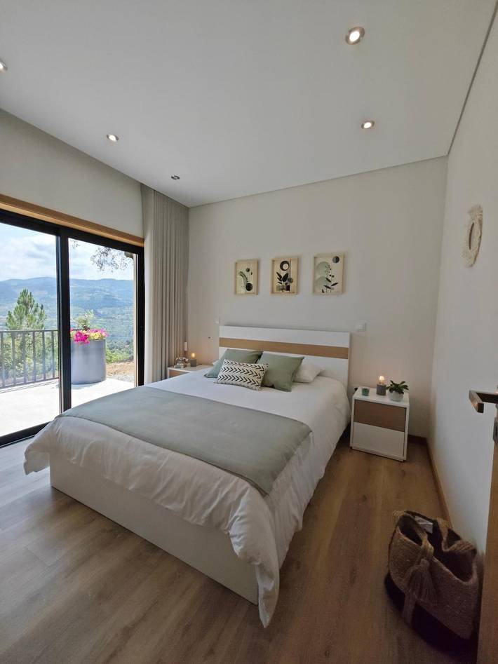 Maison de campagne 'Casa da Milinha' avec piscine, jardin, vue montagne, Wi-Fi et climatisation in Vallée du Douro