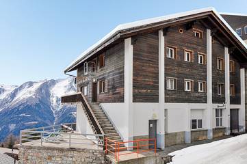 Chalet für 59 Personen, mit Balkon und Ausblick in Bettmeralp