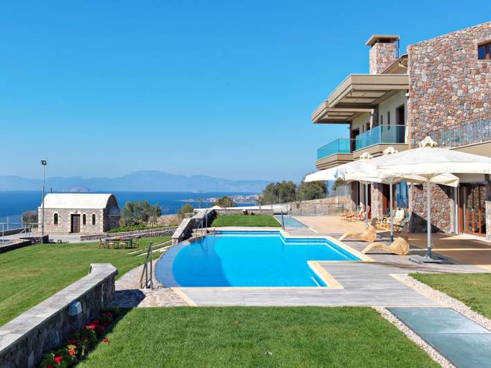 Ferienhaus für 16 Personen, mit Balkon und Terrasse sowie Garten und Pool
