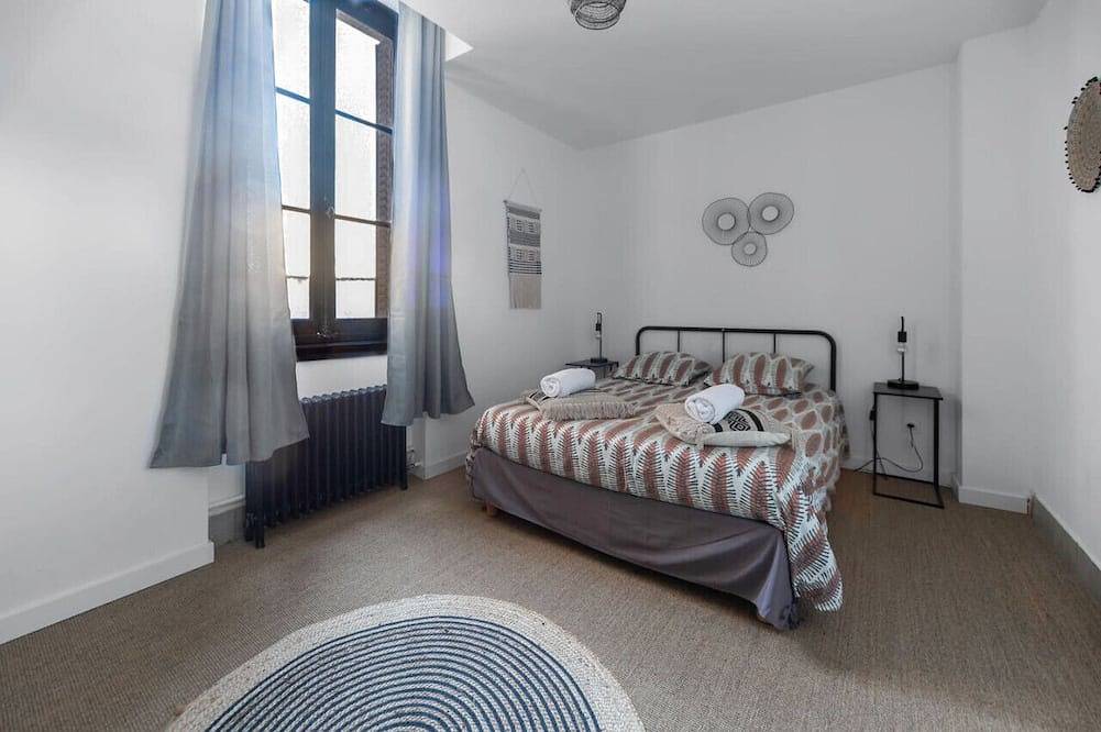Entire apartment, Grand Appartement lumineux en centre-ville in Vichy, Vichy region