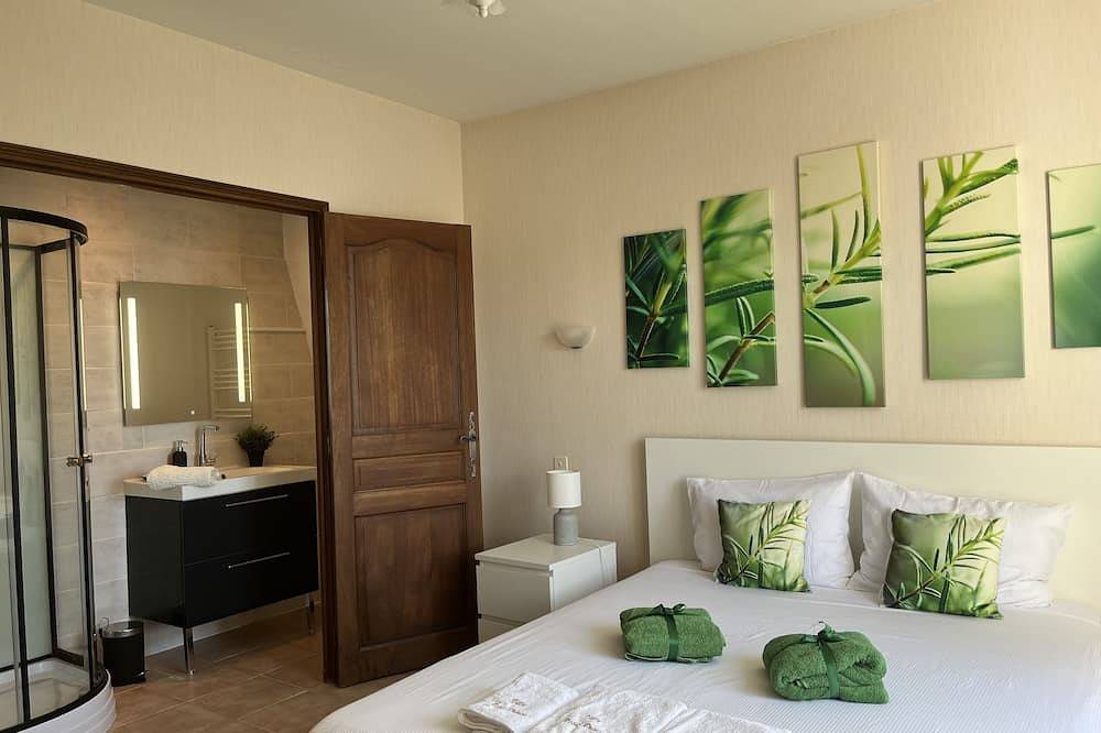 Charming 220m² Villa, 5 bedrooms, pool (heated), in Provence, 4-star **** rated in Bollène, Vaucluse