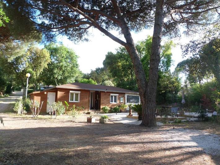 Chalet pour 6 personnes, avec Terrasse et Jardin ainsi que Piscine et Vue à Gassin