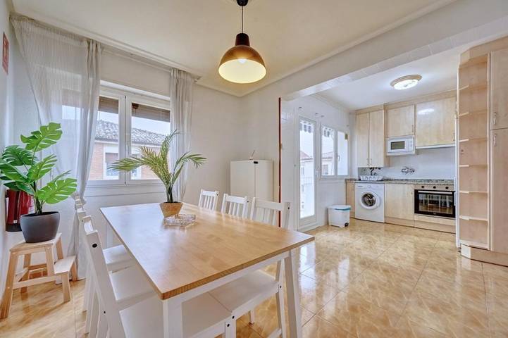 Apartamento de vacaciones para 6 personas, con balcón y vistas - 1