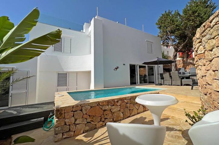 Chalet para 6 personas, con jardín además de piscina y vistas, Se admiten mascotas en Ibiza