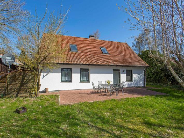 Ferienwohnung für 7 Personen, mit Terrasse und Garten