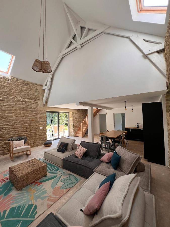 Location de vacances pour 8 personnes, avec vue et jardin à Plumelec