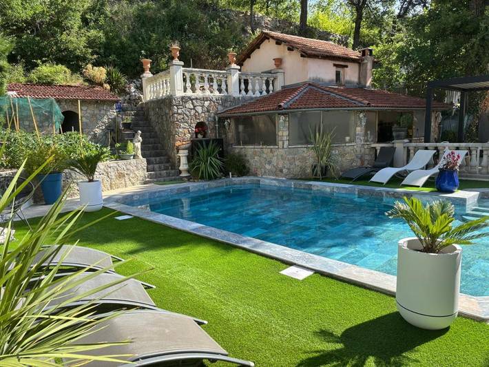Appartement de vacances pour 3 personnes, avec Terrasse et Jardin ainsi que Piscine et Vue