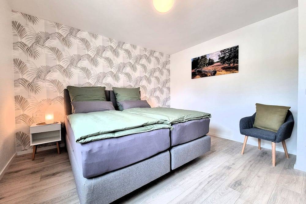 Entire apartment, Heidezauber: Modern vacation apartment with terrace and fireplace in Uelzen, Landkreis Uelzen