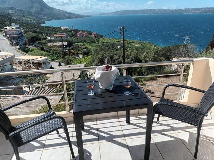 BnB für 2 Personen, mit Balkon und Terrasse sowie Garten und Ausblick auf Kreta