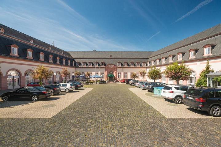 Hotel für 2 Personen, mit Terrasse und Garten sowie Pool und Sauna in Landkreis Limburg-Weilburg
