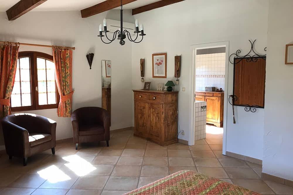 Villa De Charme super equipped, private pool, 3 bedrooms, 970 m from the center in Lorgues, Draguignan region