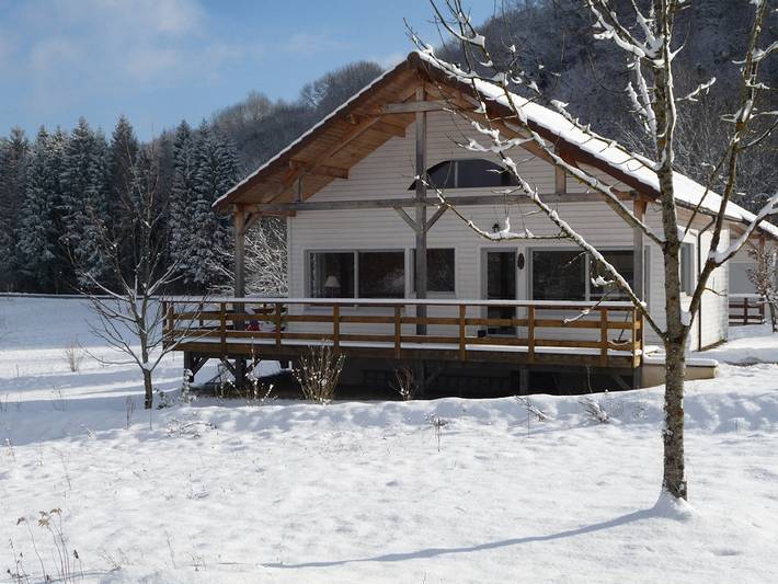 Chalet pour 6 personnes, avec terrasse et jardin dans le Jura - 3