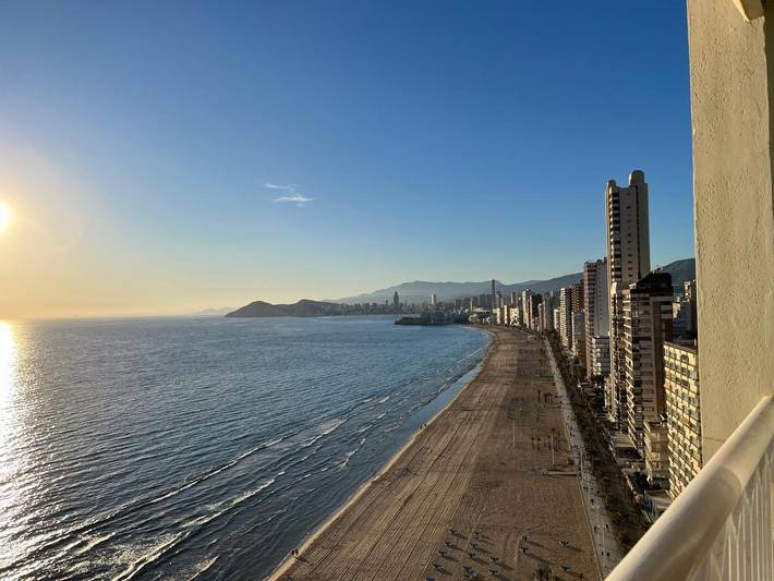 Apartamento para 2 personas, con piscina además de terraza y vistas en Benidorm