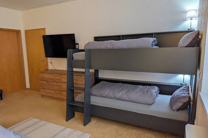 Appartement entier, Votre grand appartement pour familles et amis jusqu'à 12 personnes in Reichartshausen, Kurpfalz