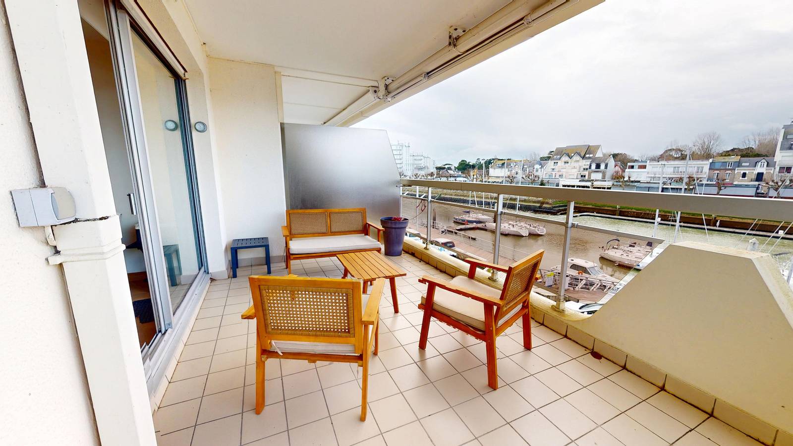Entire apartment, Perle Bauloise - Vue Port & Plage à 200m in La Baule-Escoublac, Côte d'Amour