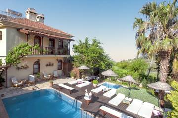 Ferienhaus für 12 Personen, mit Terrasse und Pool, mit Haustier in Ägäisregion