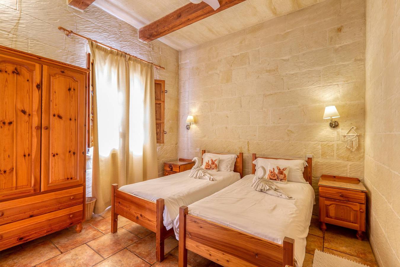 Ta'Leli Pool Farmhouse in Gozo in Gharb, Gozo