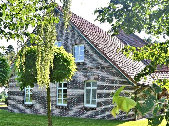 Ferienwohnung für 3 Personen, mit Terrasse und Garten in Apen