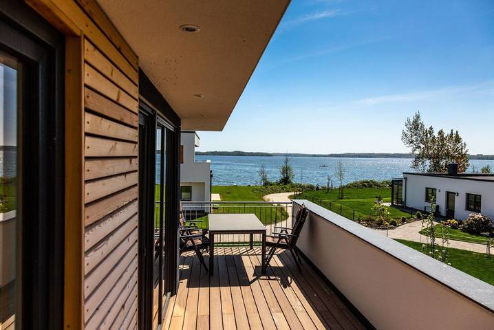 Ferienwohnung für 6 Personen, mit Terrasse und Sauna sowie Seeblick und Ausblick in Schwerin