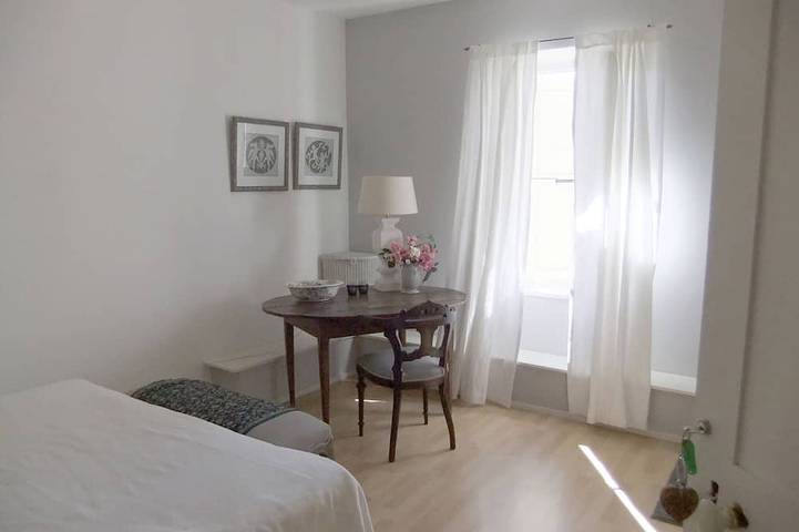 Location de vacances pour 11 personnes, avec terrasse et jardin à Larochemillay - 2