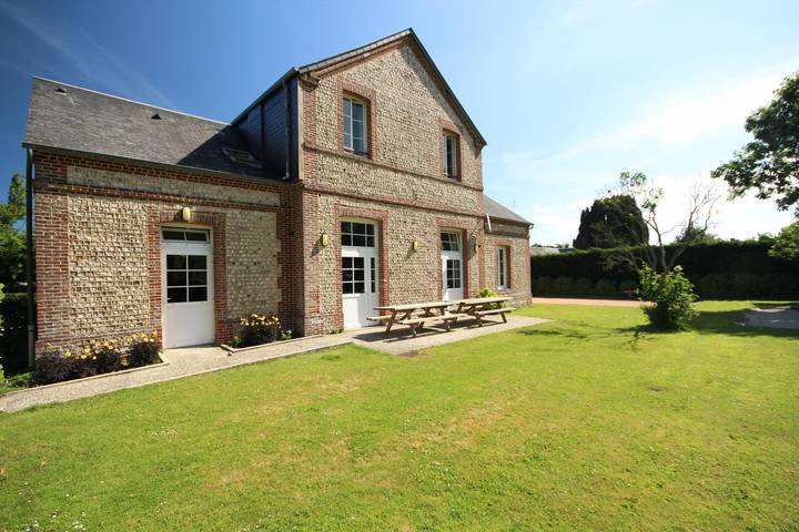 Gîte pour 15 personnes, avec jardin à Ancretteville-sur-Mer