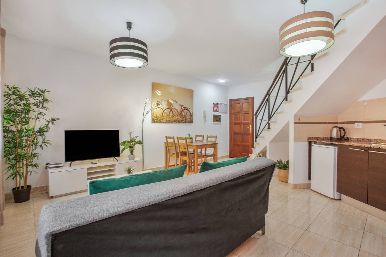 Entire apartment, Vacation Apartment 'Duplex Con Jacuzzi Privado' with Sea View, Private Terrace and Wi-Fi in Fañabé, Adeje