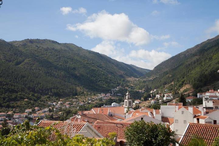 Casa de férias para 4 pessoas, com vista e terraço em Manteigas