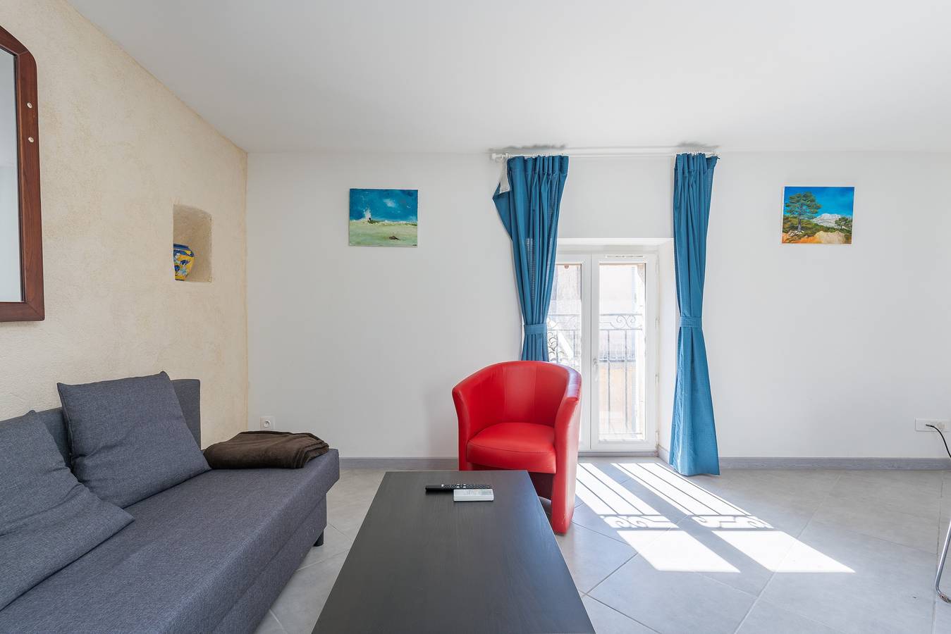 Appartement entier, Vaste appart de 45 m2 climatisé - 3 pièces dont alcôve - n4 in Charleval, Région d'Aix-en-Provence