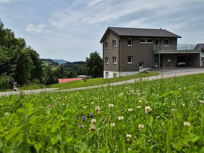 Ferienwohnung für 9 Personen, mit Garten und Ausblick sowie Terrasse