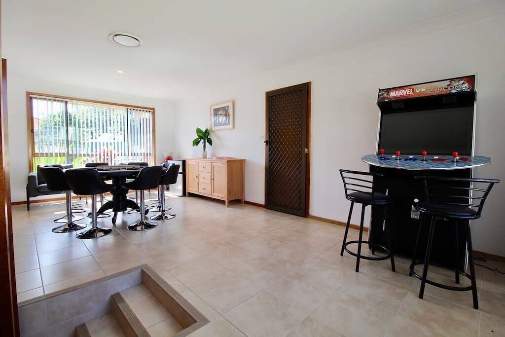 Coastal Getaway - Fantastisches neu renoviertes Husky-Haus mit Spielzimmer! Gratis Wifi und Bettwäsche in Huskisson, Jervis Bay
