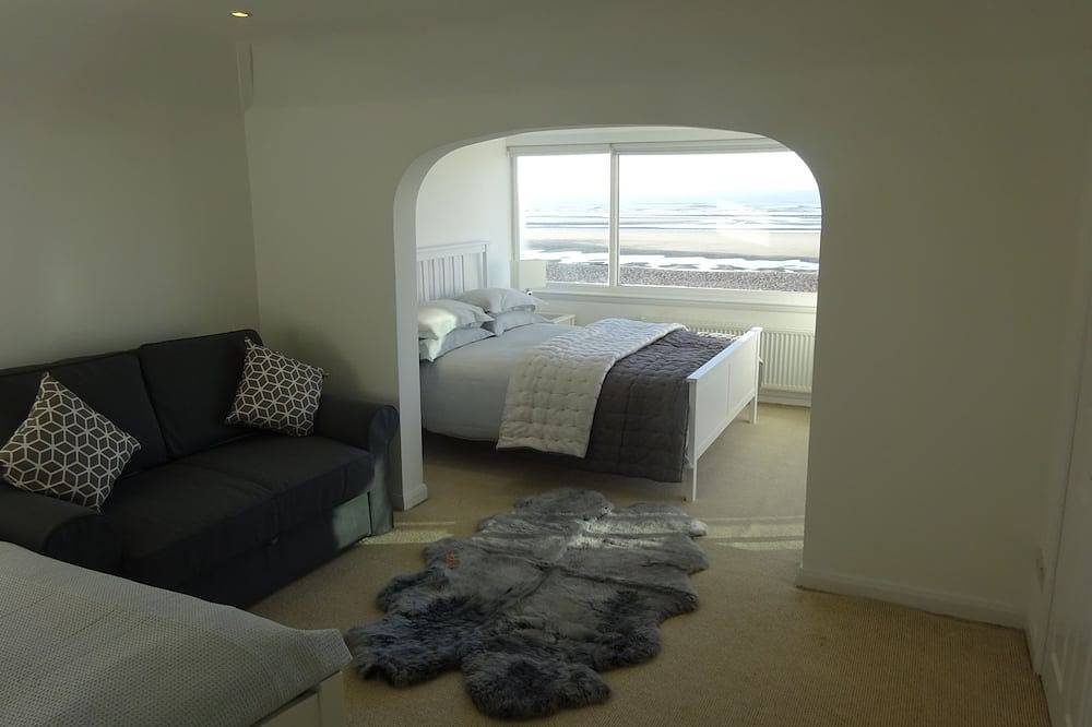 The Watchhouse  at Camber Sands,absolute beach front property. in Camber Sands, Camber