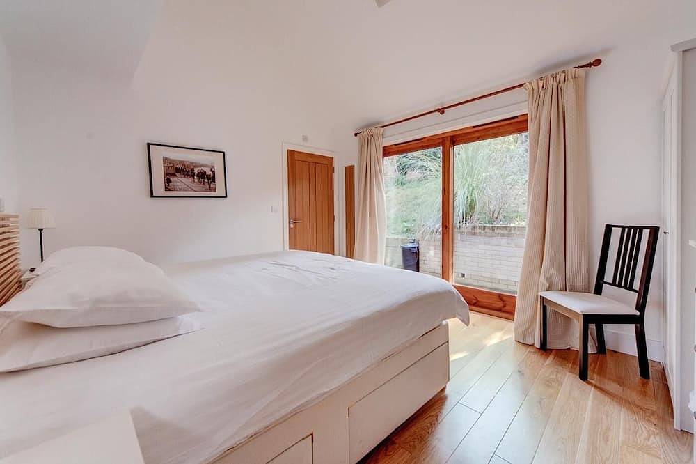 2 Bed in Cowes (oc-ic018) in Cowes, Isle of Wight
