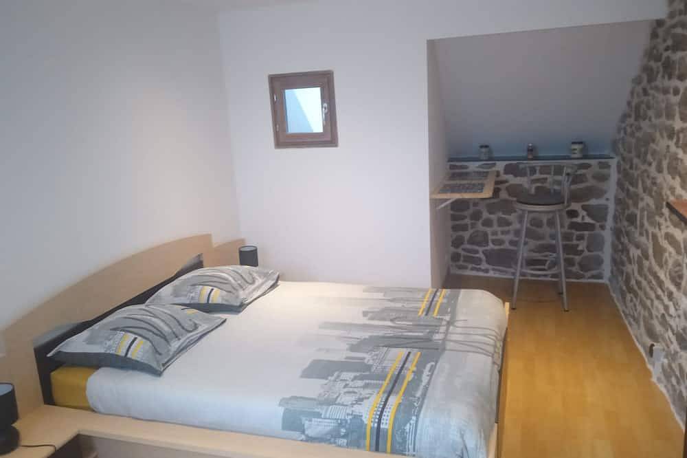 Fully renovated country house in Saint-Julien (Côtes-d'Armor), Côtes-d'Armor